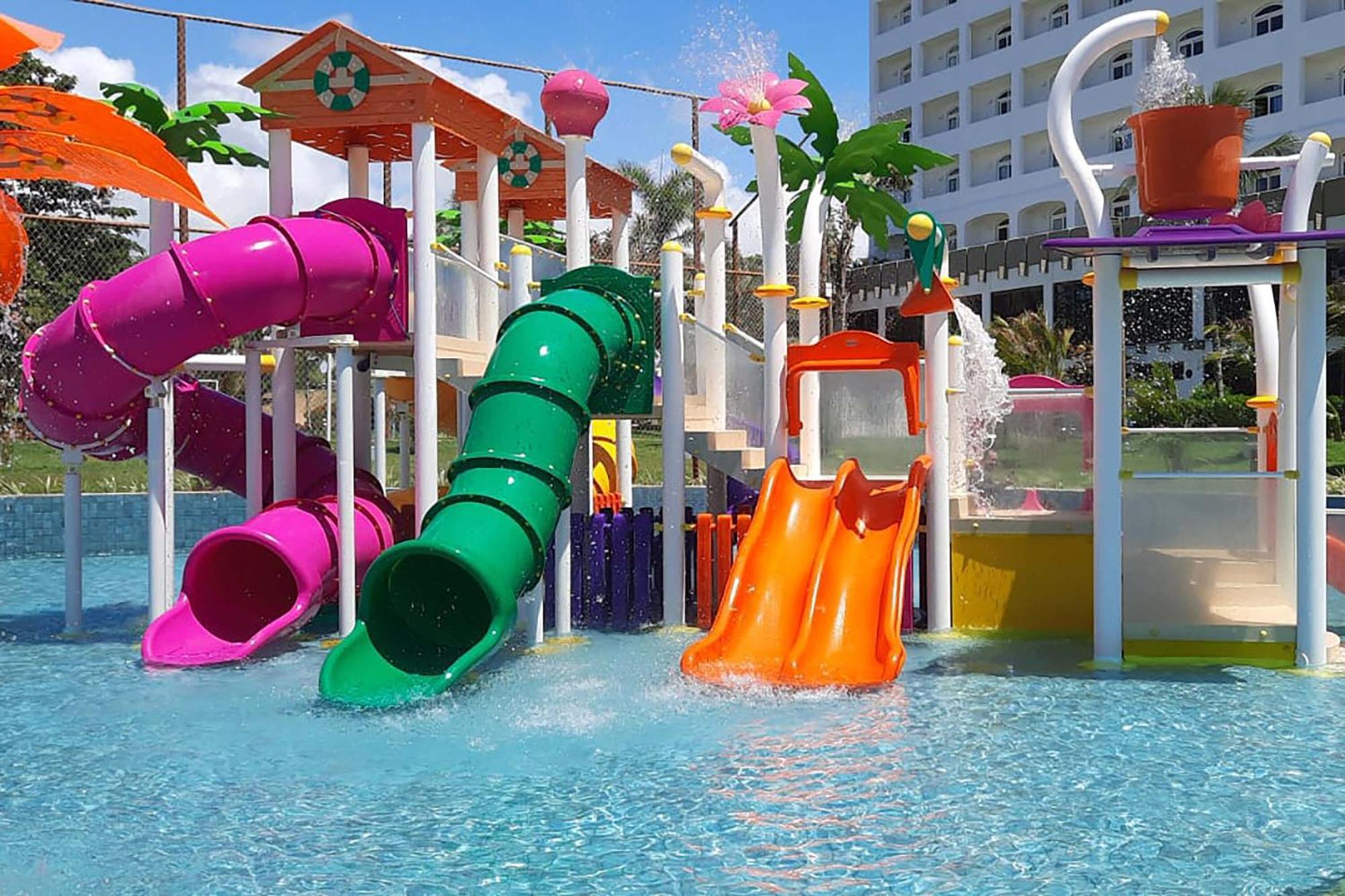 Hotel Deville Prime Salvador Kültér fotó Water park
