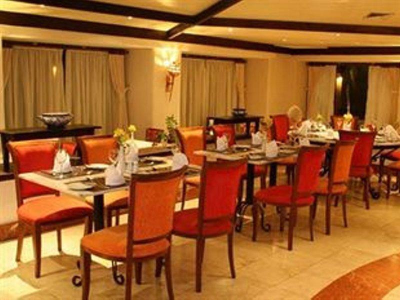 Hotel Deville Prime Salvador Kültér fotó The interior of the restaurant